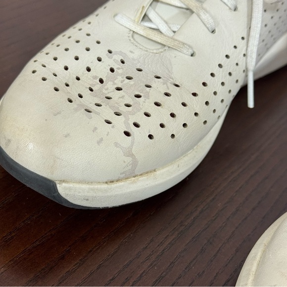 CLARK’s Unstructured Women's Cream Leather Sneakers Removable cushion Size 8 GUC - Picture 9 of 16